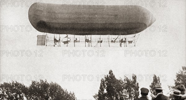 The Barton-Rawson Airship leaving Alexandra Palace.