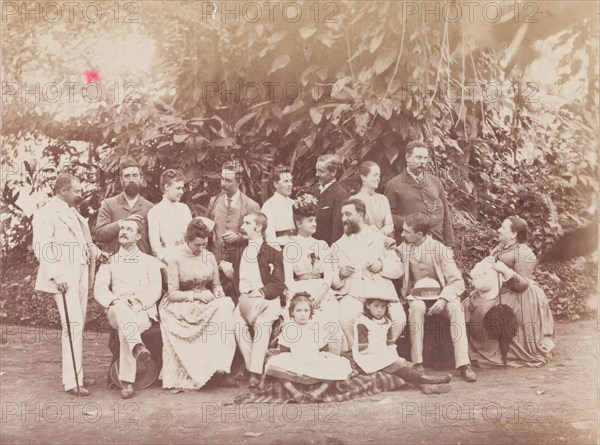 Group portrait taken in the Botanical Gardens, Calcutta