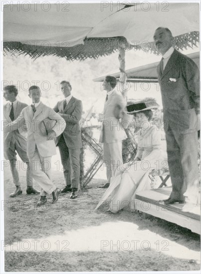 Spectators at Colombo Racecourse