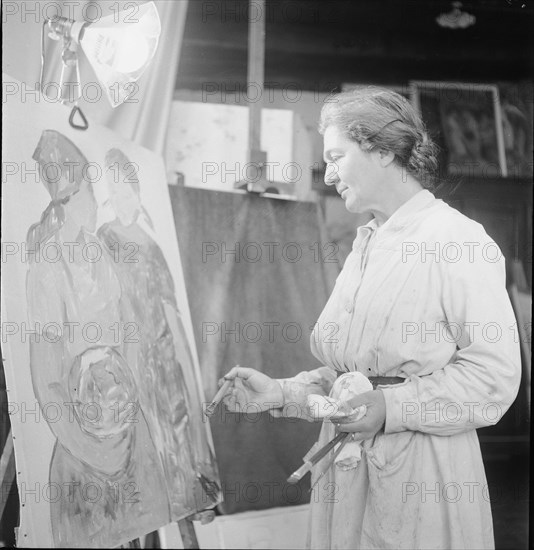 Regina Conti, paintress. ca. 1940