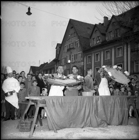 Eierleset, Eastern custom in Muttenz, 1958.