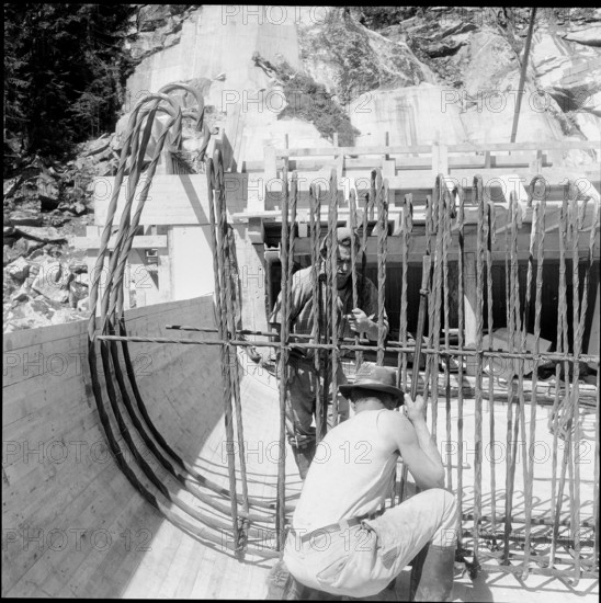 Hinterrhein power station: iron reinforce 1959.