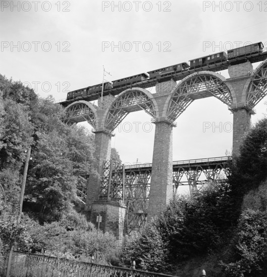 Newly built railway viaduct in Luetisburg, 1945.