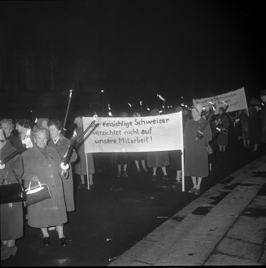 Demonstration on the day of the women's right to vote, 1961.
