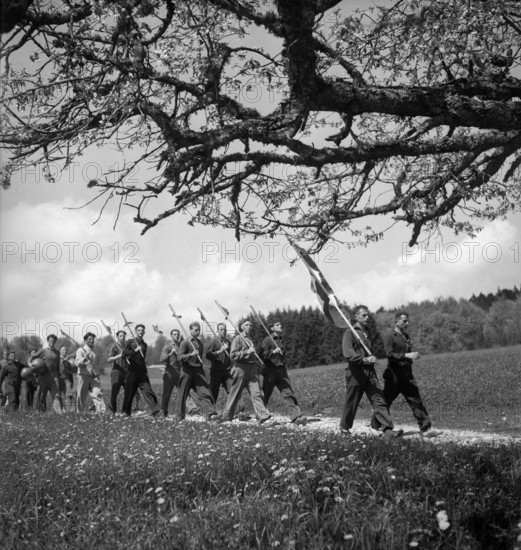 Participants of a leader course of volunteer pre-instruction which is the forerunner to the organisation Jugend und Sport created later.