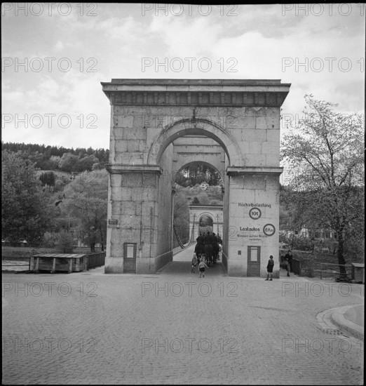 Bridgehead of the Kettenbrucke in Aarau to be pulled down 1947.