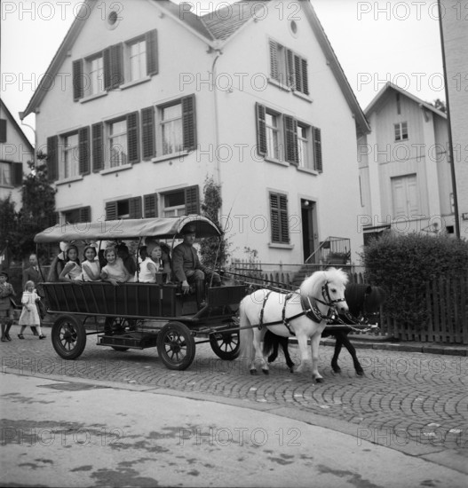 Children collecting money for Swiss donation, 1945.