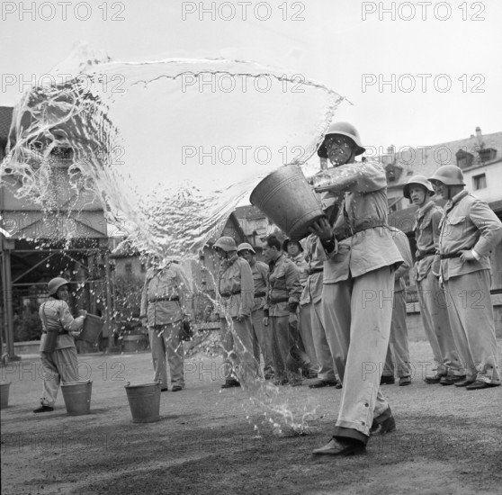 Civil defense course in the Sihlholzli, 1959.