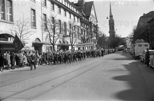 Salaried public employees demanding reduction in working hours; 1966.