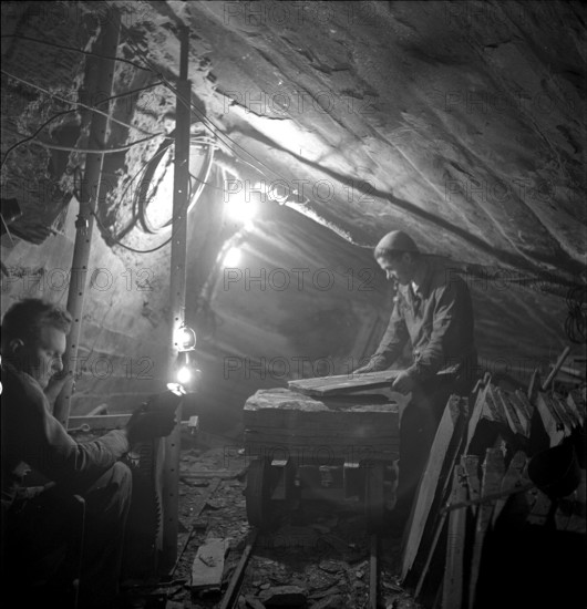 Frutigen, Production of slates; 1946.