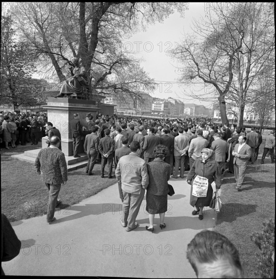 Protest against death penalty; Execution of a spanish communist leader; 1963.