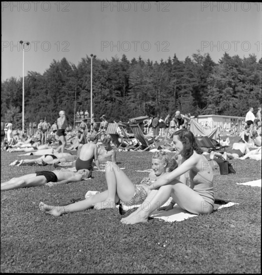 Bathers, Wave Pool Dolder around 1950.