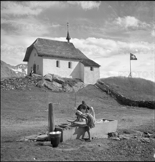 Women do the washing, Bettmeralp 1952.