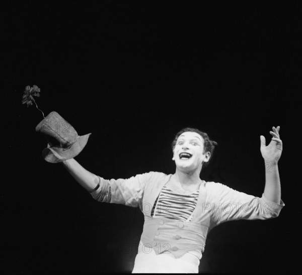 Mime Marcel Marceau, 1954.