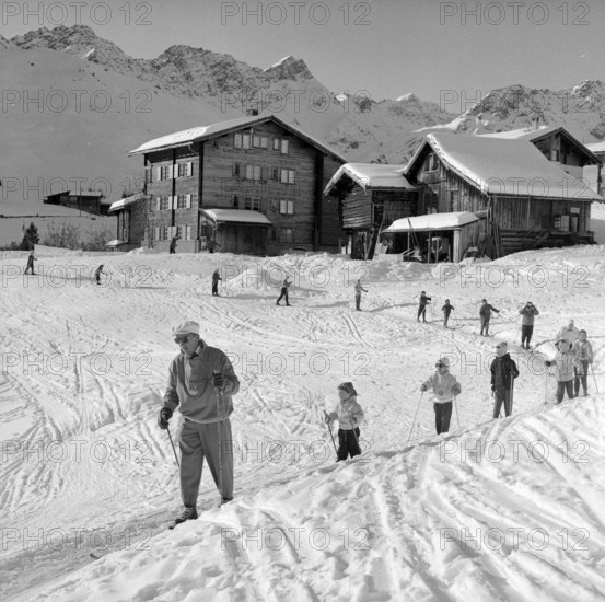 Children ski school in Arosa 1957.
