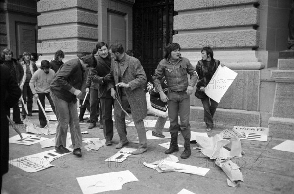Belier demonstration in Berne 1972: affray with adversaries of separatism.