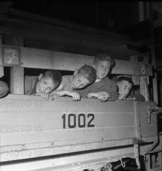 School theatre in support of the Swiss donation, 1945.