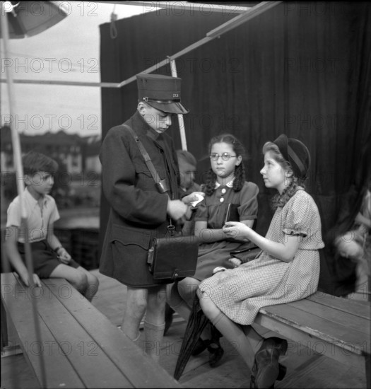 School theatre in support of the Swiss donation, 1945.