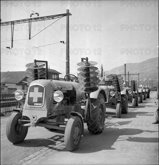 Swiss donation: craftsmen for Luxembourg, 1945.