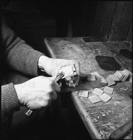Swiss donation: producing badges, 1942.