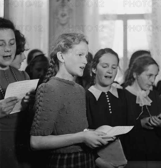 End of the school year in Meiringen, 1950.