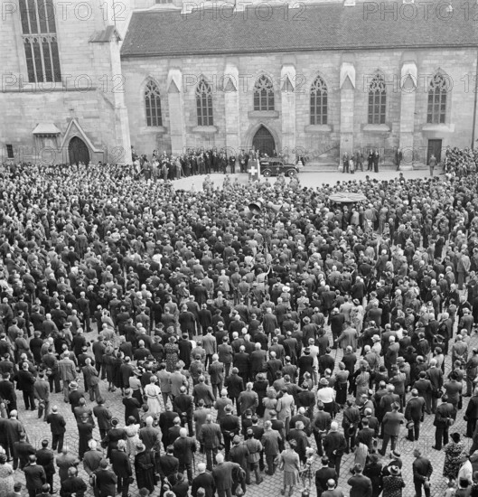 Voting in Zurich, Landsgemeinde, 1940.