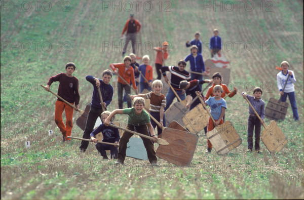 Children playing hornussen 1983.