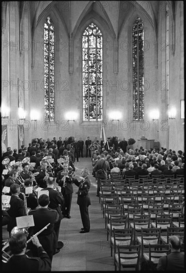 Swearing In of police recruits at the Wasserkirche, 1971.