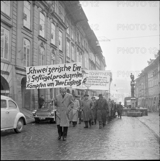 Farmers demonstrate against price drop, drop of prices; 1964.