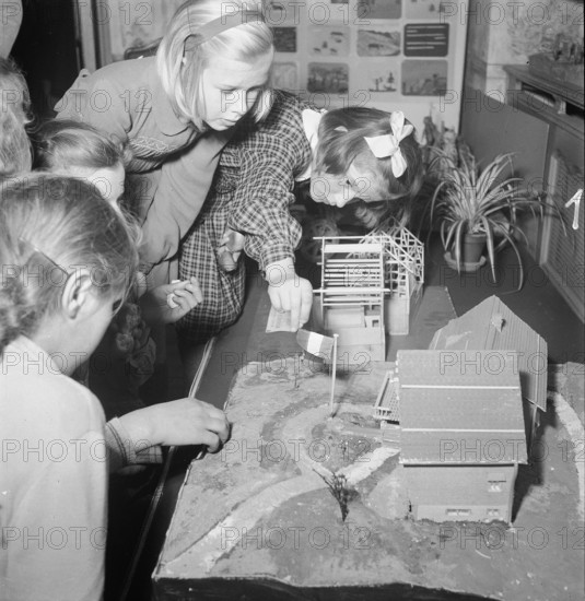 Exhibition in Pestalozzianum Zurich 1950.
