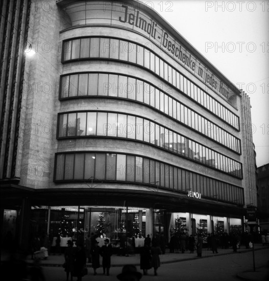 Jelmoli, 1944.