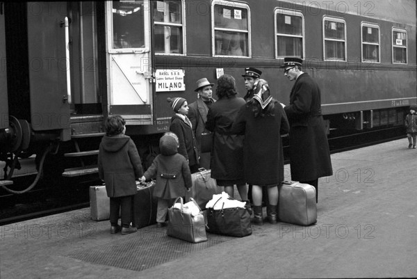 SBB provides special trains for the guest-workers: until the 31st of december 727 extra trains will have been mobilized.