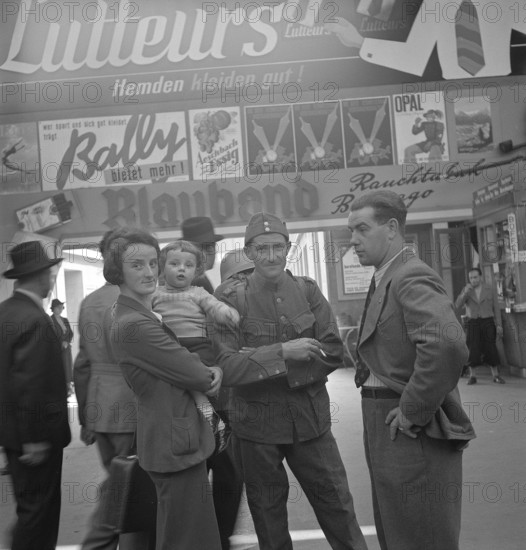Call-up, soldier before leaving; 1939.