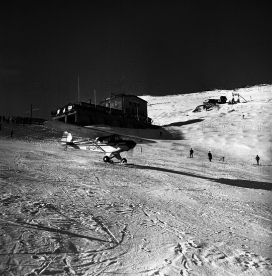Glacier pilot Hermann Geiger, Rocher de Naye VD, 1958.