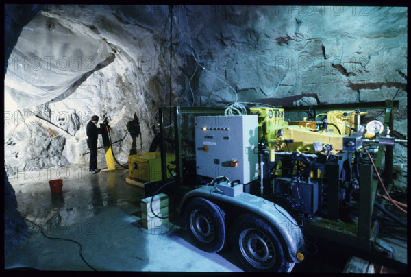 Work in gallery of NAGRA rock laboratory, Grimsel 1985.