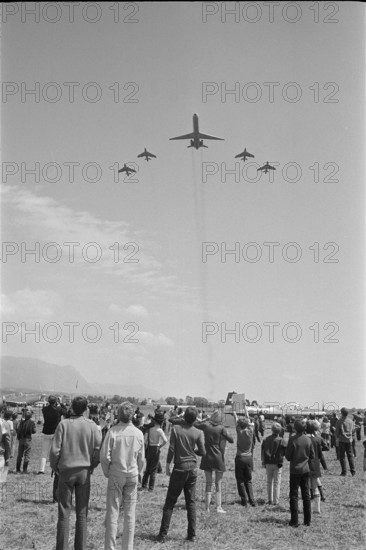 Flight demonstration of Hunter flight, Grenchen 1969.