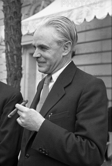 Carl Doka, journalist, 1946.