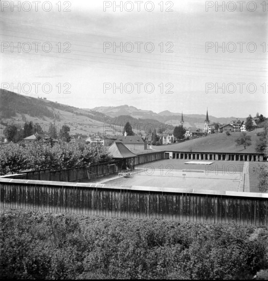 Ebnat-Kappel, outdoor swimming pool; 1945.