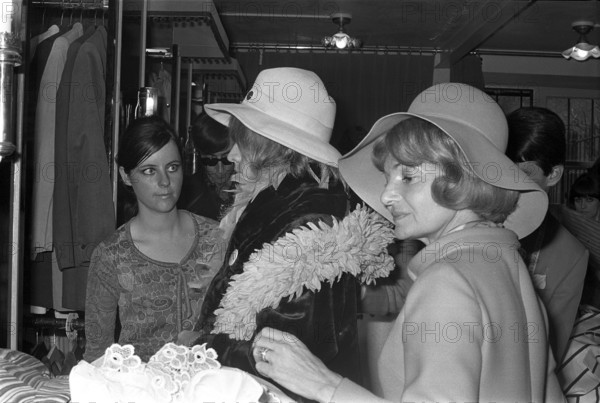 Brian Jones from the Rolling Stones in the boutique Naphtaly's 1967.