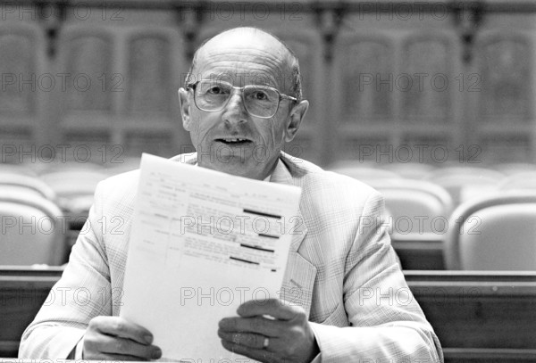 Hansjurg Weder with his file 1990.