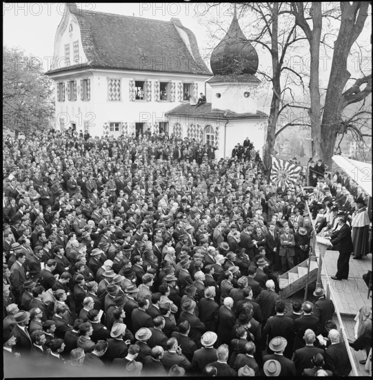 Obwalden voter's meeting at Landenberg 1966.