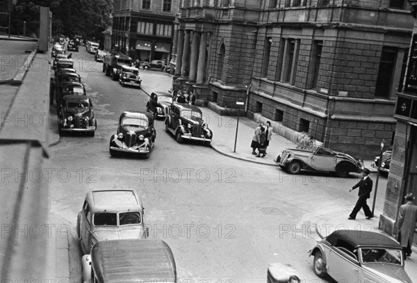 Traffic in Zurich, 1946.