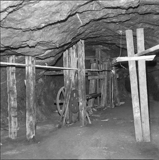 Historical water pump in the Bex salt mine; 1959.