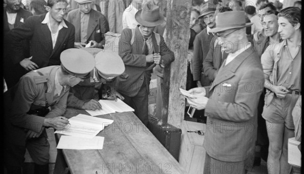 Check before entering Italy; 1945
