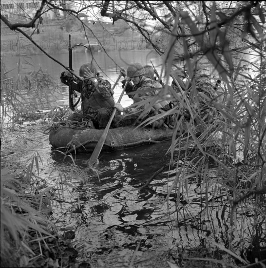 Reconnaissance squad in rubber dinghy, recruit training 1965