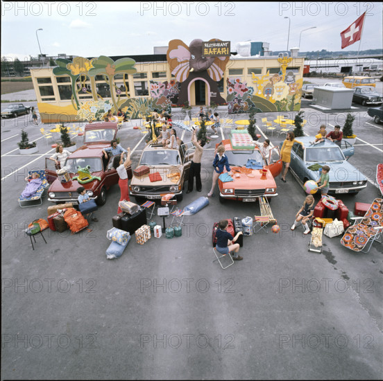Family holiday: going camping with own car, symbol 1973