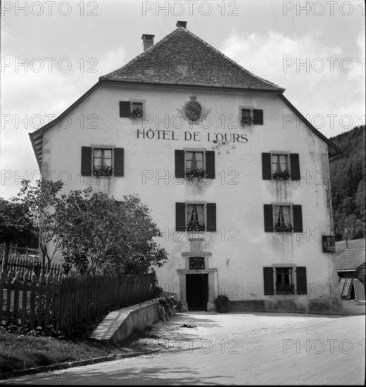 Hotel de l'Ours in Saignelégier, 1943