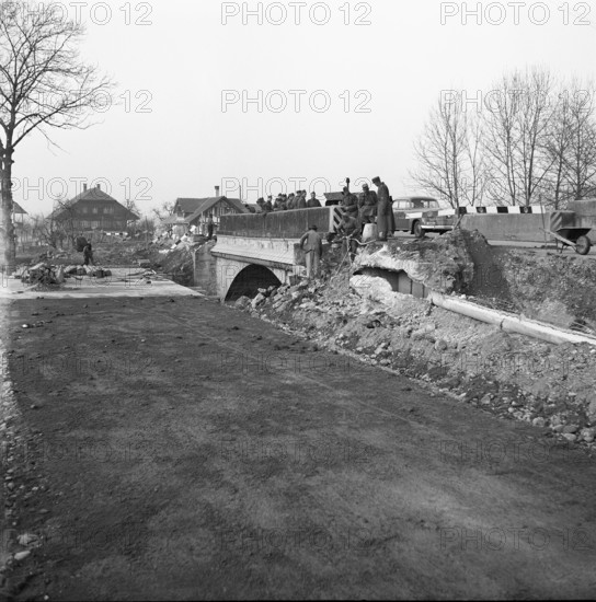 Demolition of the Rotachen bridge; 1953