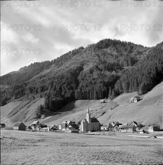 Alpthal, Schwyz; 1951