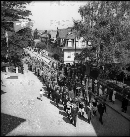 Parade to 50 years anniversary of Technikum Burgdorf 1942